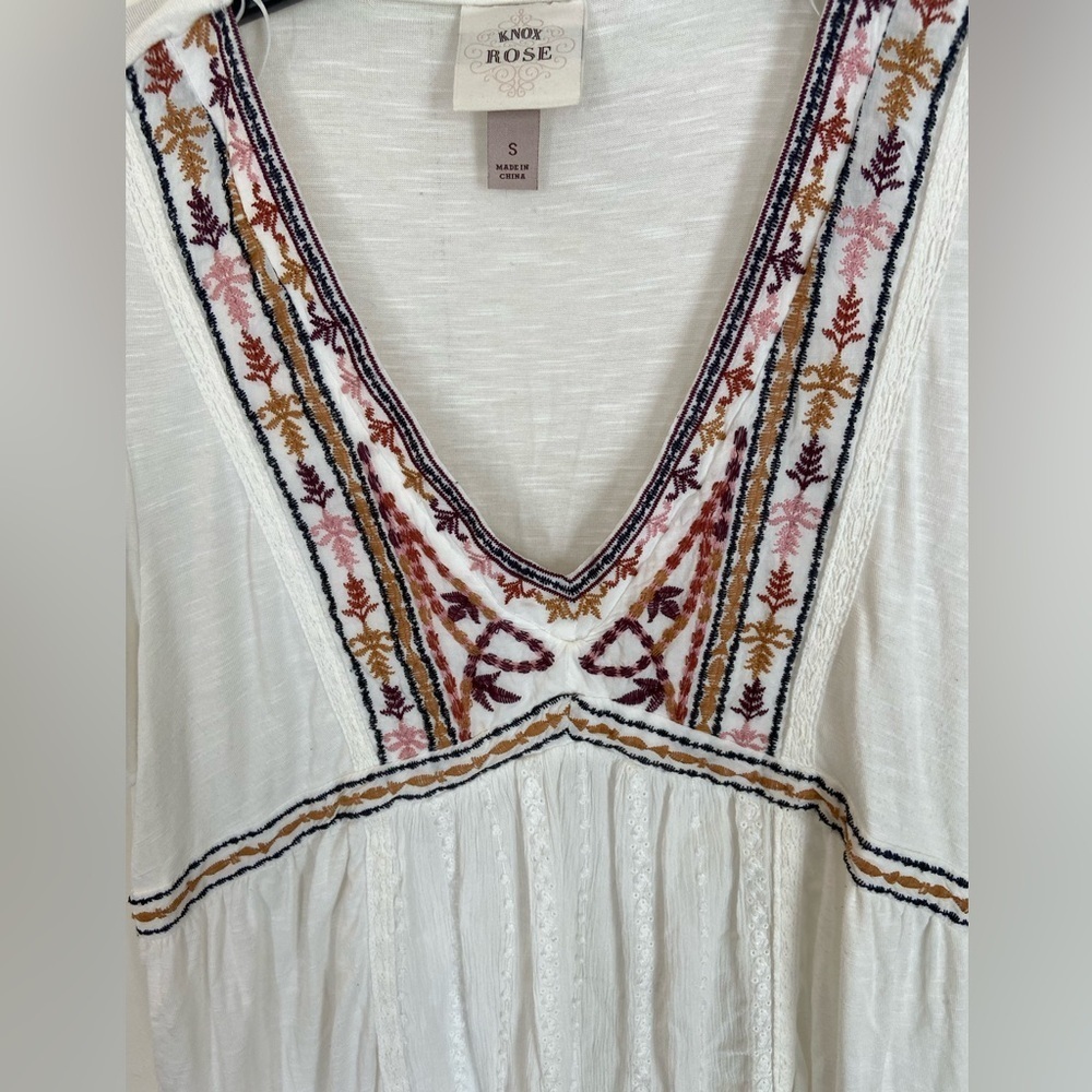 Knox Rose Boho Style Flowy White shirt with Embroidered detail size small - Picture 2 of 9